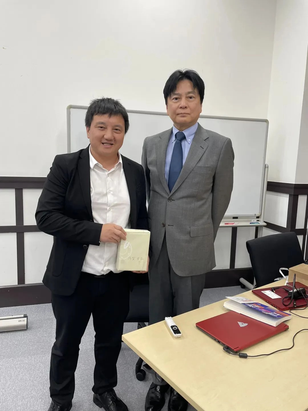 华为同学与德贺芳弘教授
